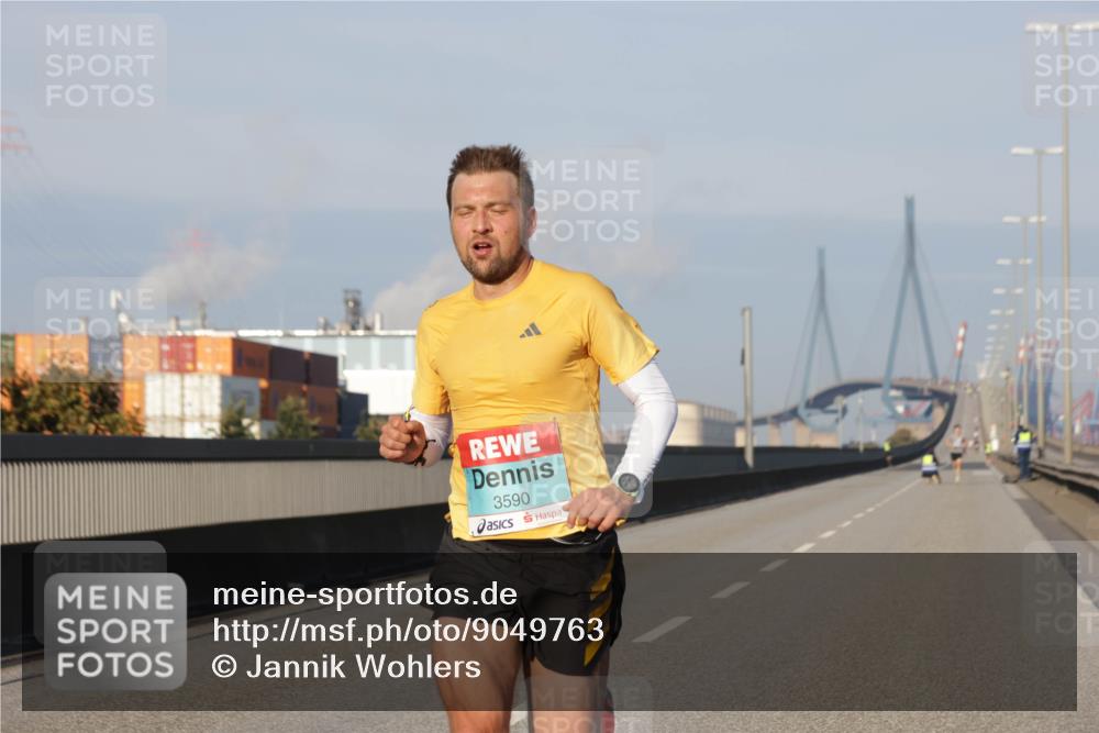 03.10.2025 - Köhlbrandbrückenlauf Jannik Wohlers http://msf.ph/oto/9049763 03.10.2025 09:34:45 Position 3 3590 meine-sportfotos.de