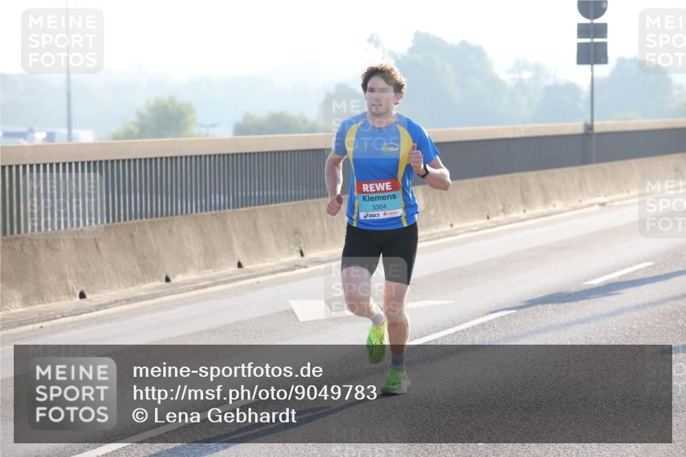 03.10.2025 - Köhlbrandbrückenlauf Lena Gebhardt http://msf.ph/oto/9049783 03.10.2025 09:13:14 Position 1 3304 meine-sportfotos.de