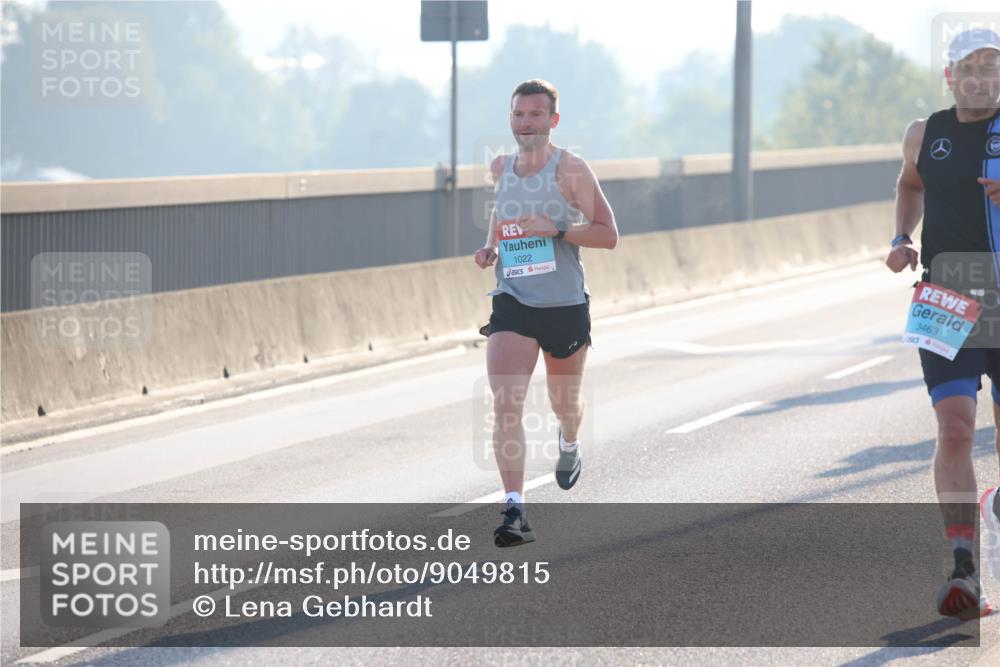 03.10.2025 - Köhlbrandbrückenlauf Lena Gebhardt http://msf.ph/oto/9049815 03.10.2025 09:13:16 Position 1 1022, 3463 meine-sportfotos.de
