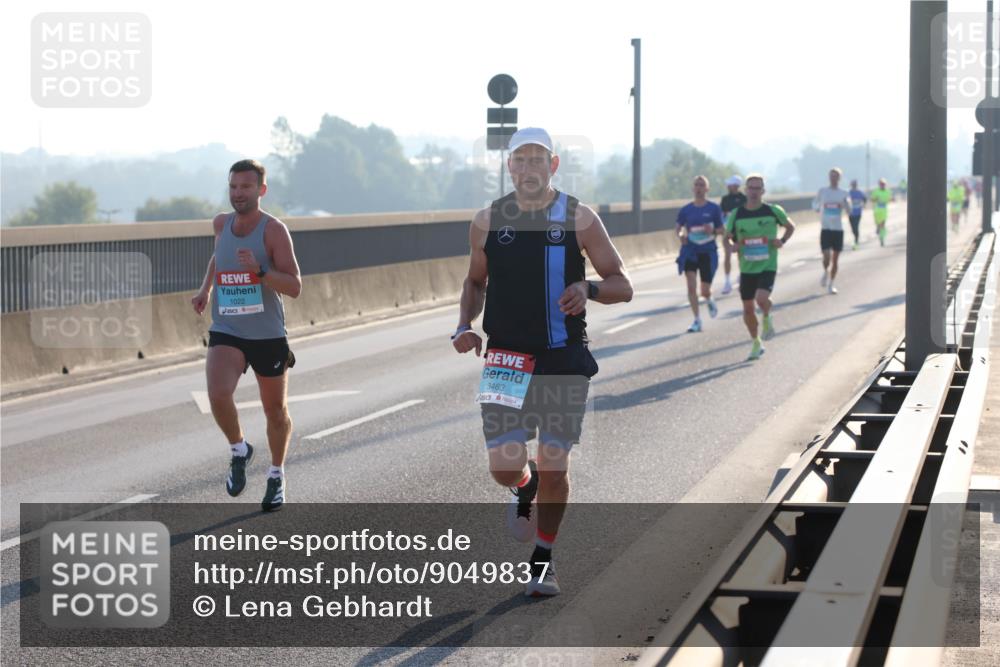 03.10.2025 - Köhlbrandbrückenlauf Lena Gebhardt http://msf.ph/oto/9049837 03.10.2025 09:13:18 Position 1 1022, 3463 meine-sportfotos.de
