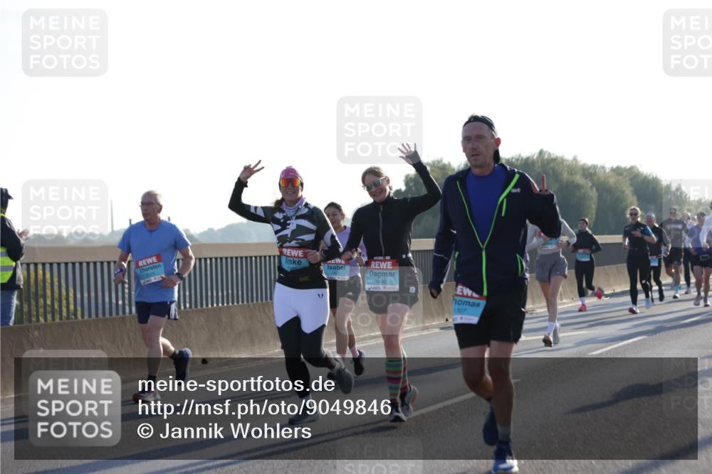 03.10.2025 - Köhlbrandbrückenlauf Jannik Wohlers http://msf.ph/oto/9049846 03.10.2025 09:18:34 Position 3 1325, 1636, 1307 meine-sportfotos.de