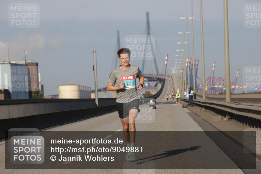 03.10.2025 - Köhlbrandbrückenlauf Jannik Wohlers http://msf.ph/oto/9049881 03.10.2025 09:35:04 Position 3 3782 meine-sportfotos.de