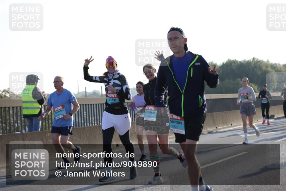 03.10.2025 - Köhlbrandbrückenlauf Jannik Wohlers http://msf.ph/oto/9049890 03.10.2025 09:18:34 Position 3 1392, 1636, 1307 meine-sportfotos.de