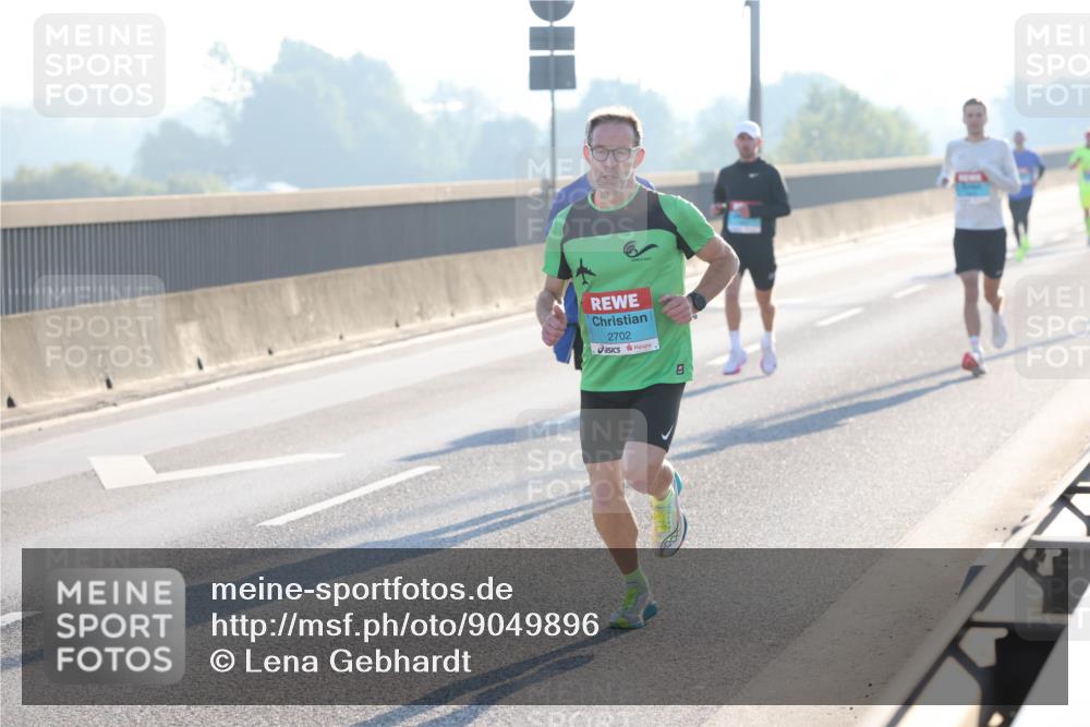 03.10.2025 - Köhlbrandbrückenlauf Lena Gebhardt http://msf.ph/oto/9049896 03.10.2025 09:13:20 Position 1 2702 meine-sportfotos.de