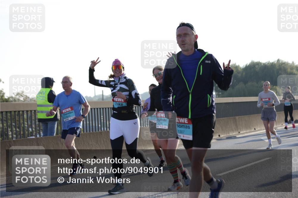 03.10.2025 - Köhlbrandbrückenlauf Jannik Wohlers http://msf.ph/oto/9049901 03.10.2025 09:18:34 Position 3 1325, 1521, 1636, 1307 meine-sportfotos.de
