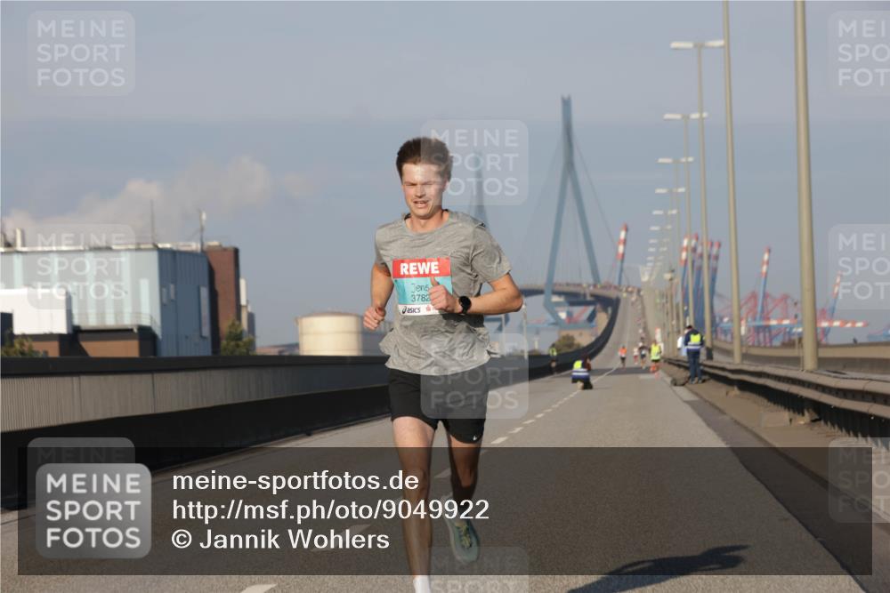 03.10.2025 - Köhlbrandbrückenlauf Jannik Wohlers http://msf.ph/oto/9049922 03.10.2025 09:35:05 Position 3 3782 meine-sportfotos.de