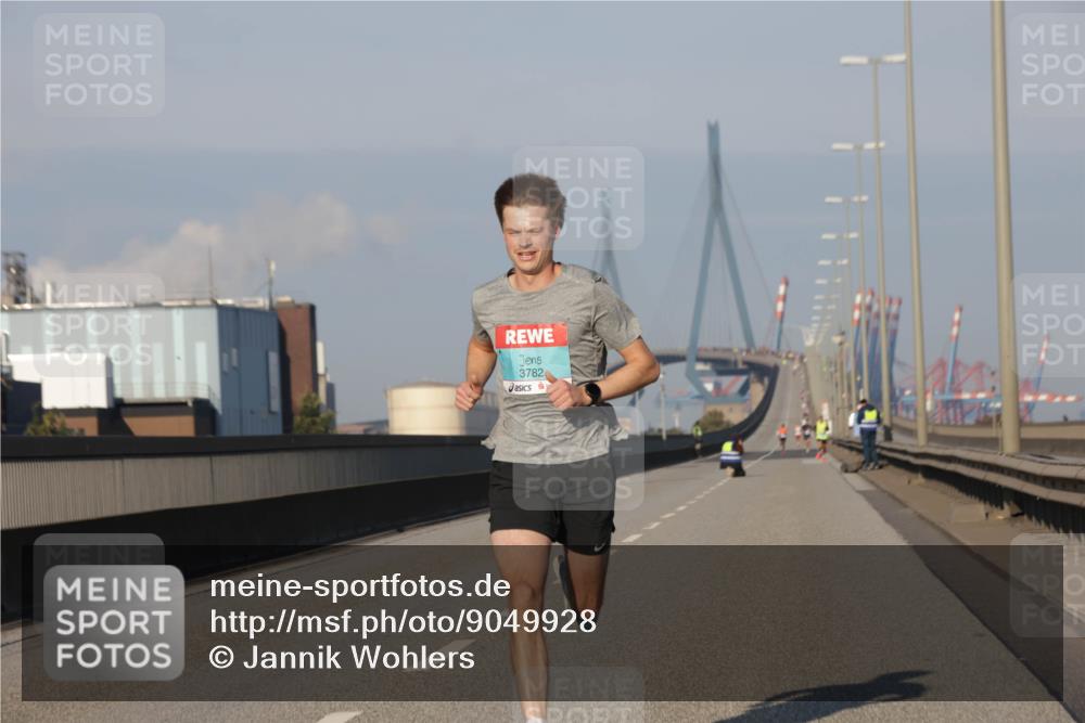 03.10.2025 - Köhlbrandbrückenlauf Jannik Wohlers http://msf.ph/oto/9049928 03.10.2025 09:35:05 Position 3 3782 meine-sportfotos.de