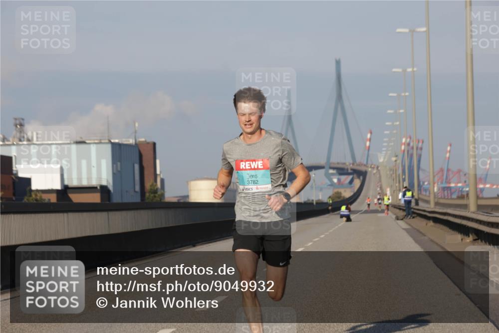 03.10.2025 - Köhlbrandbrückenlauf Jannik Wohlers http://msf.ph/oto/9049932 03.10.2025 09:35:05 Position 3 3782 meine-sportfotos.de