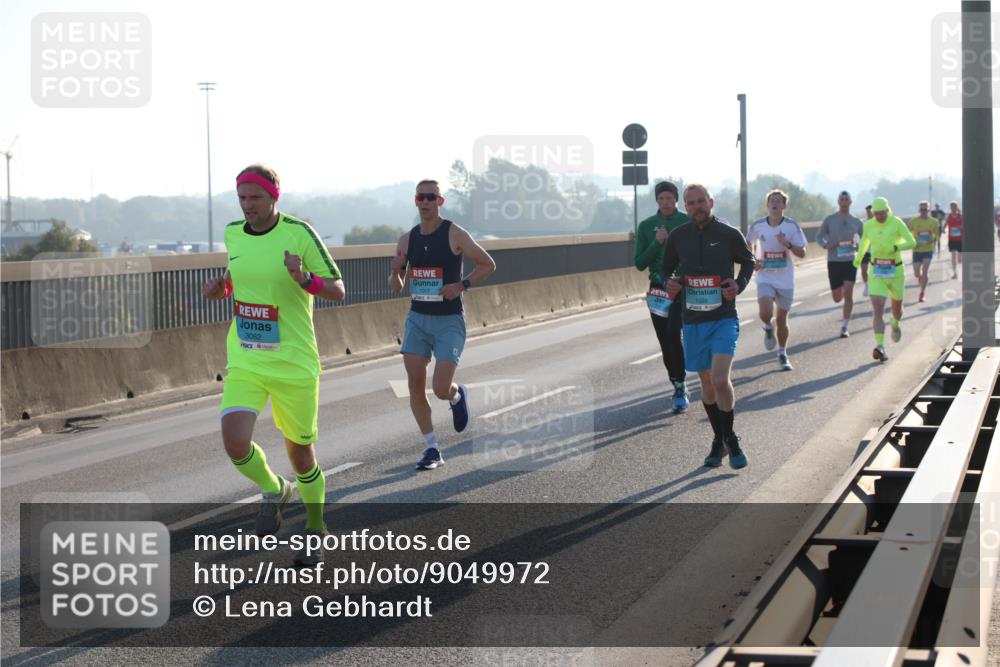 03.10.2025 - Köhlbrandbrückenlauf Lena Gebhardt http://msf.ph/oto/9049972 03.10.2025 09:13:33 Position 1 3082, 1026 meine-sportfotos.de