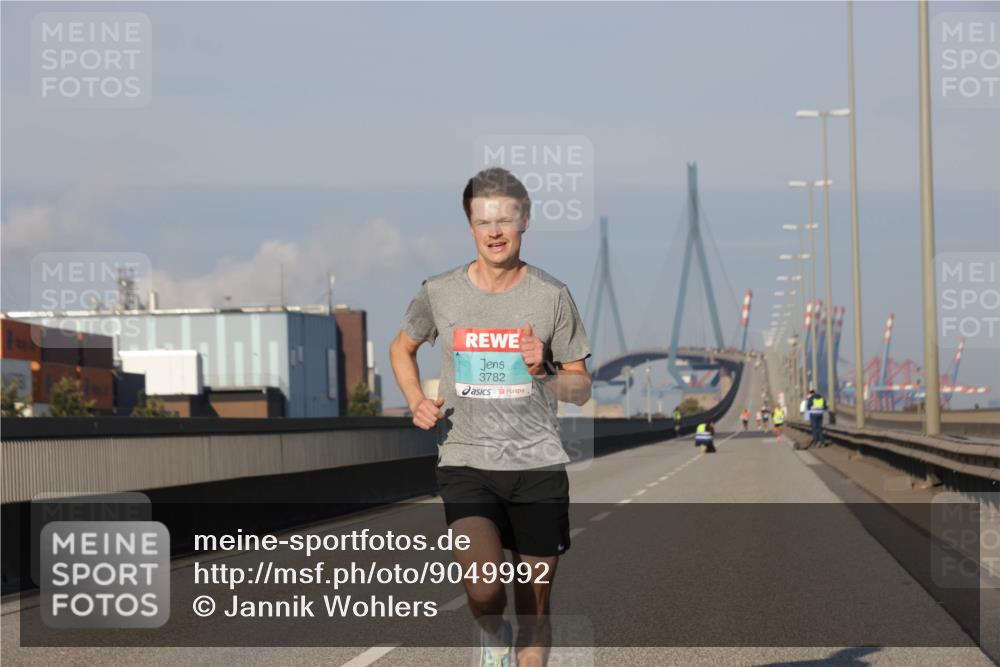 03.10.2025 - Köhlbrandbrückenlauf Jannik Wohlers http://msf.ph/oto/9049992 03.10.2025 09:35:05 Position 3 3782 meine-sportfotos.de