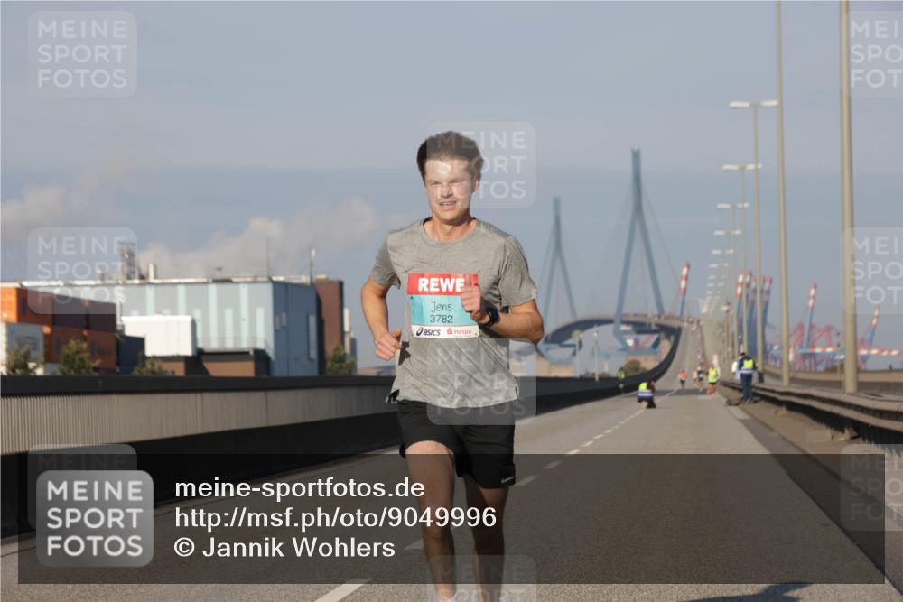 03.10.2025 - Köhlbrandbrückenlauf Jannik Wohlers http://msf.ph/oto/9049996 03.10.2025 09:35:05 Position 3 3782 meine-sportfotos.de