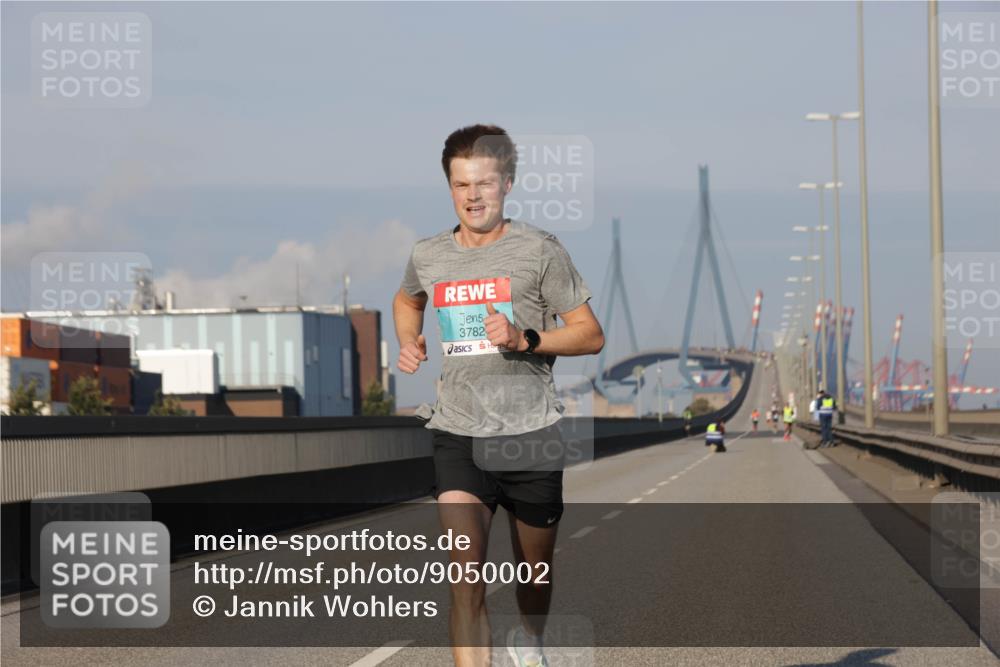 03.10.2025 - Köhlbrandbrückenlauf Jannik Wohlers http://msf.ph/oto/9050002 03.10.2025 09:35:05 Position 3 3782 meine-sportfotos.de