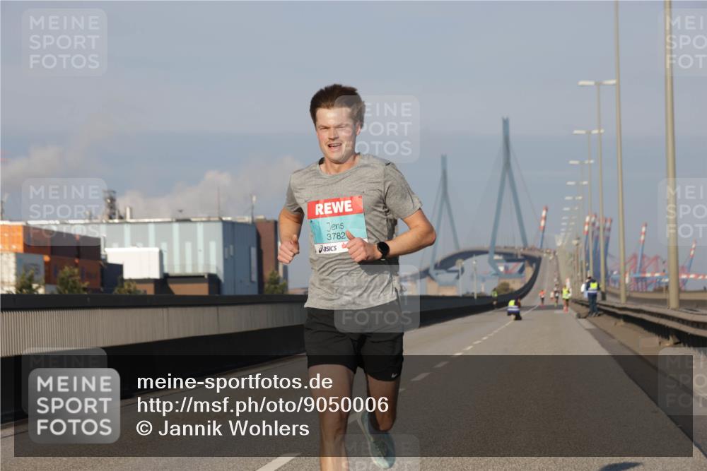 03.10.2025 - Köhlbrandbrückenlauf Jannik Wohlers http://msf.ph/oto/9050006 03.10.2025 09:35:06 Position 3 3782 meine-sportfotos.de