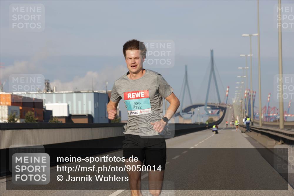 03.10.2025 - Köhlbrandbrückenlauf Jannik Wohlers http://msf.ph/oto/9050014 03.10.2025 09:35:06 Position 3 3782 meine-sportfotos.de