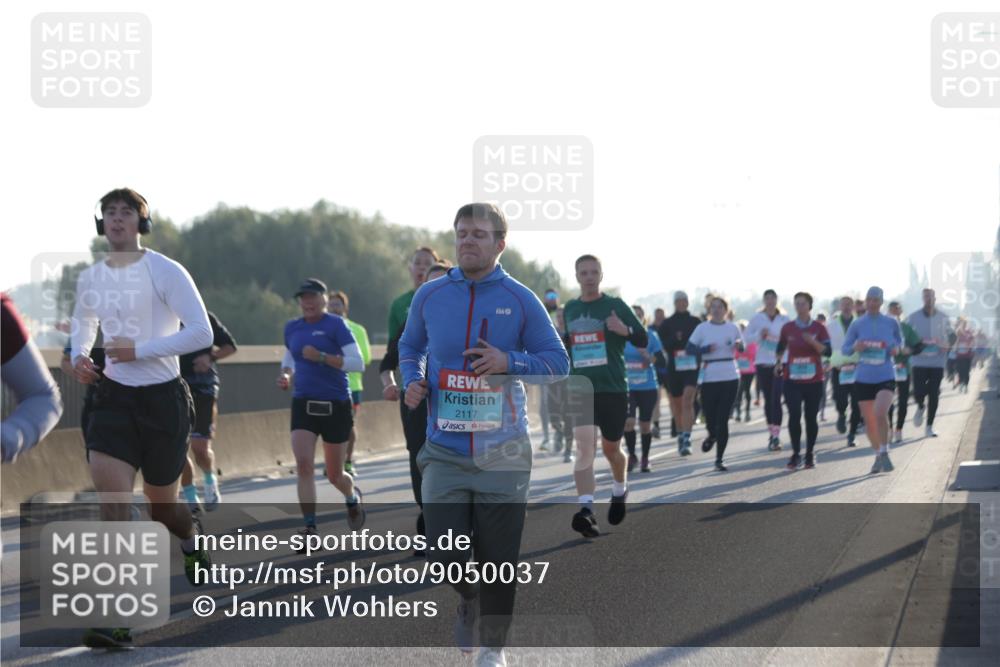 03.10.2025 - Köhlbrandbrückenlauf Jannik Wohlers http://msf.ph/oto/9050037 03.10.2025 09:18:38 Position 3 2117 meine-sportfotos.de