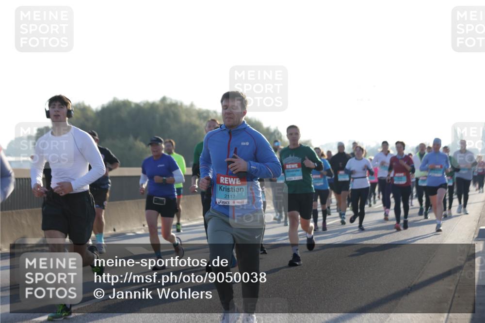 03.10.2025 - Köhlbrandbrückenlauf Jannik Wohlers http://msf.ph/oto/9050038 03.10.2025 09:18:38 Position 3 2117 meine-sportfotos.de