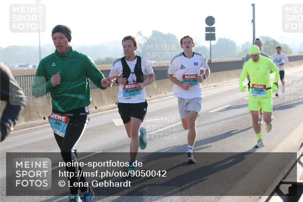 03.10.2025 - Köhlbrandbrückenlauf Lena Gebhardt http://msf.ph/oto/9050042 03.10.2025 09:13:35 Position 1 1187, 3153, 154, 3460 meine-sportfotos.de