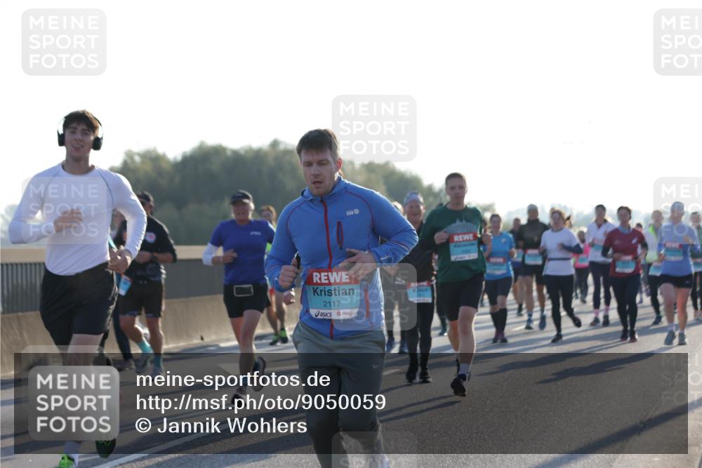 03.10.2025 - Köhlbrandbrückenlauf Jannik Wohlers http://msf.ph/oto/9050059 03.10.2025 09:18:38 Position 3 2117 meine-sportfotos.de