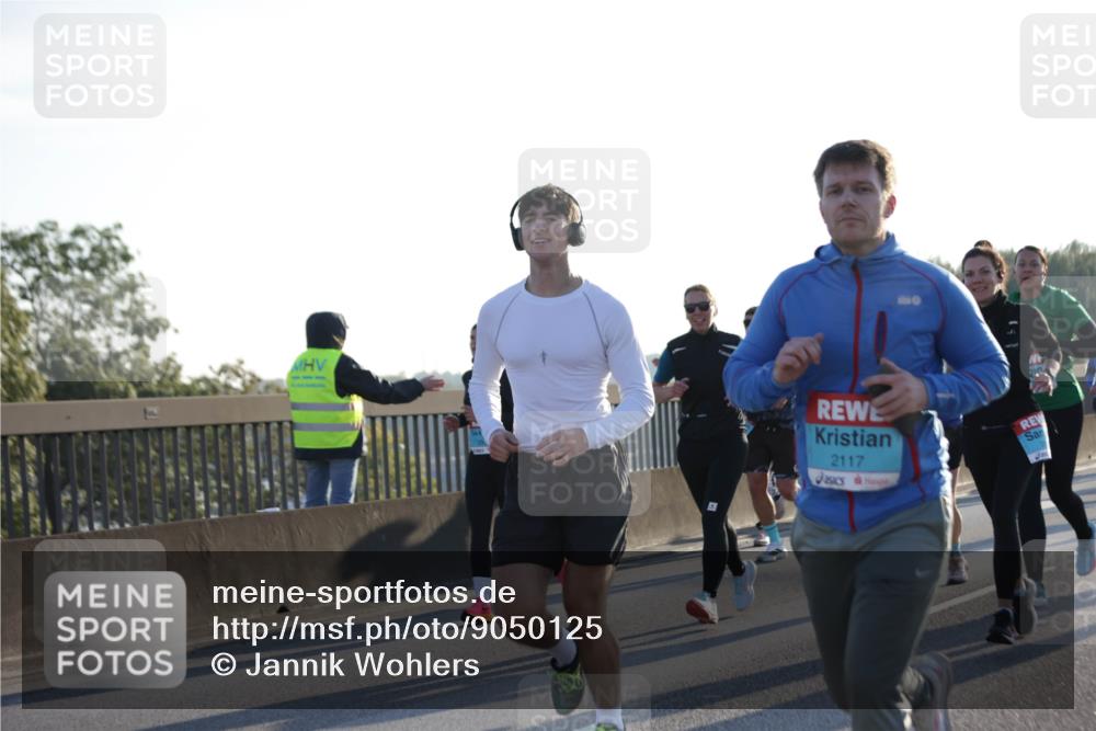 03.10.2025 - Köhlbrandbrückenlauf Jannik Wohlers http://msf.ph/oto/9050125 03.10.2025 09:18:39 Position 3 2117 meine-sportfotos.de