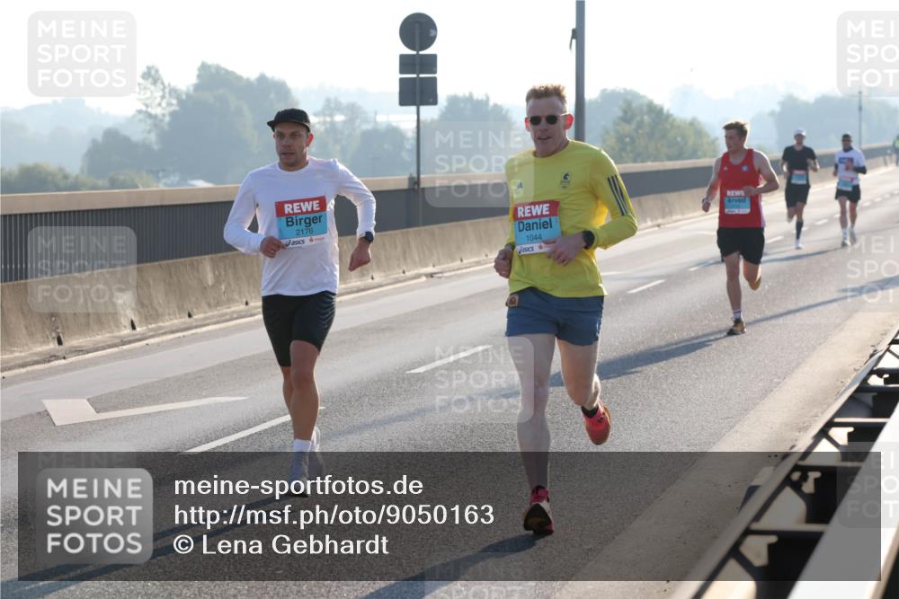 03.10.2025 - Köhlbrandbrückenlauf Lena Gebhardt http://msf.ph/oto/9050163 03.10.2025 09:13:39 Position 1 2176, 1044 meine-sportfotos.de