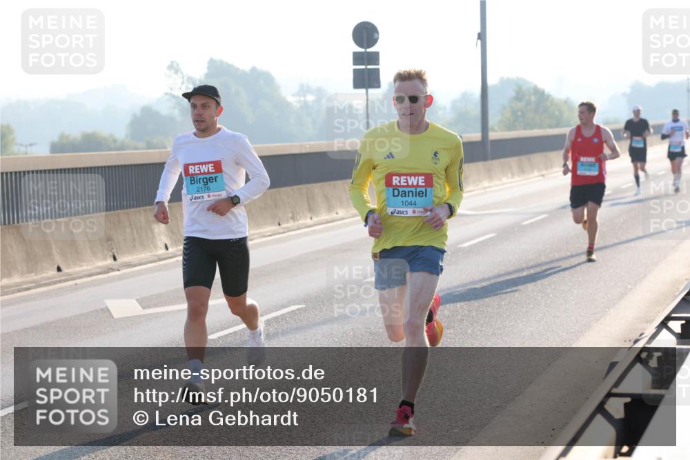 03.10.2025 - Köhlbrandbrückenlauf Lena Gebhardt http://msf.ph/oto/9050181 03.10.2025 09:13:39 Position 1 2176, 1044 meine-sportfotos.de