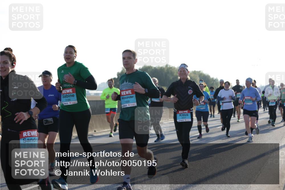 03.10.2025 - Köhlbrandbrückenlauf Jannik Wohlers http://msf.ph/oto/9050195 03.10.2025 09:18:41 Position 3 3186, 2939, 1699, 3017 meine-sportfotos.de
