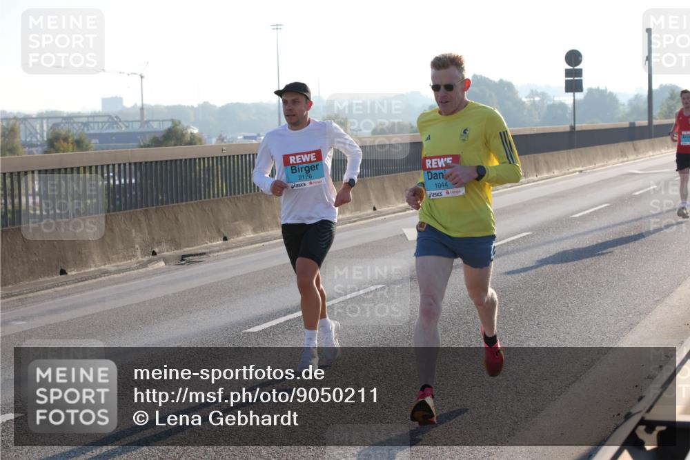 03.10.2025 - Köhlbrandbrückenlauf Lena Gebhardt http://msf.ph/oto/9050211 03.10.2025 09:13:40 Position 1 2176, 1044 meine-sportfotos.de