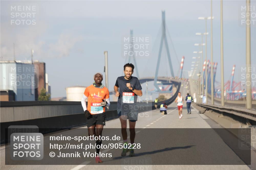 03.10.2025 - Köhlbrandbrückenlauf Jannik Wohlers http://msf.ph/oto/9050228 03.10.2025 09:35:51 Position 3 3714, 3760 meine-sportfotos.de