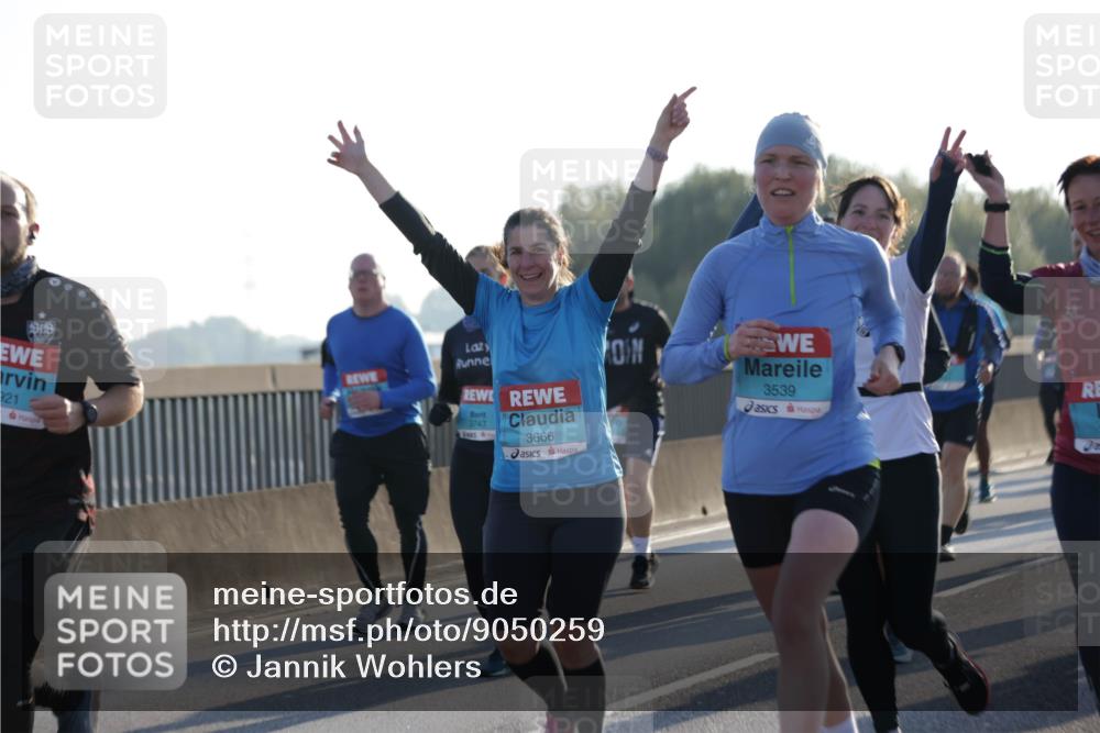 03.10.2025 - Köhlbrandbrückenlauf Jannik Wohlers http://msf.ph/oto/9050259 03.10.2025 09:18:43 Position 3 18, 921, 3743, 3666, 3539 meine-sportfotos.de