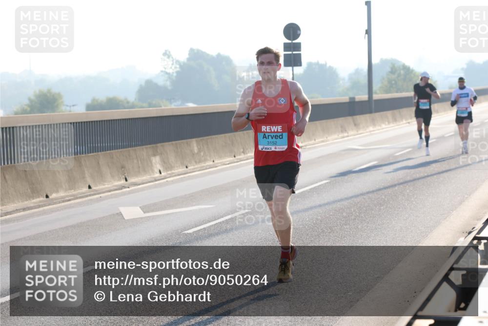 03.10.2025 - Köhlbrandbrückenlauf Lena Gebhardt http://msf.ph/oto/9050264 03.10.2025 09:13:43 Position 1 3152 meine-sportfotos.de