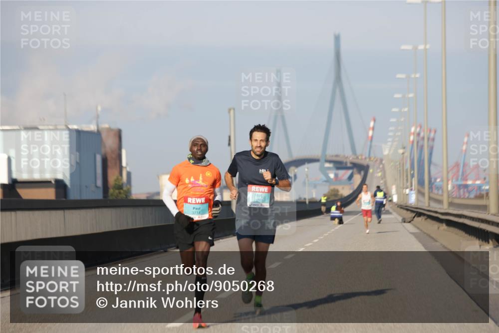 03.10.2025 - Köhlbrandbrückenlauf Jannik Wohlers http://msf.ph/oto/9050268 03.10.2025 09:35:52 Position 3 3714, 3760 meine-sportfotos.de