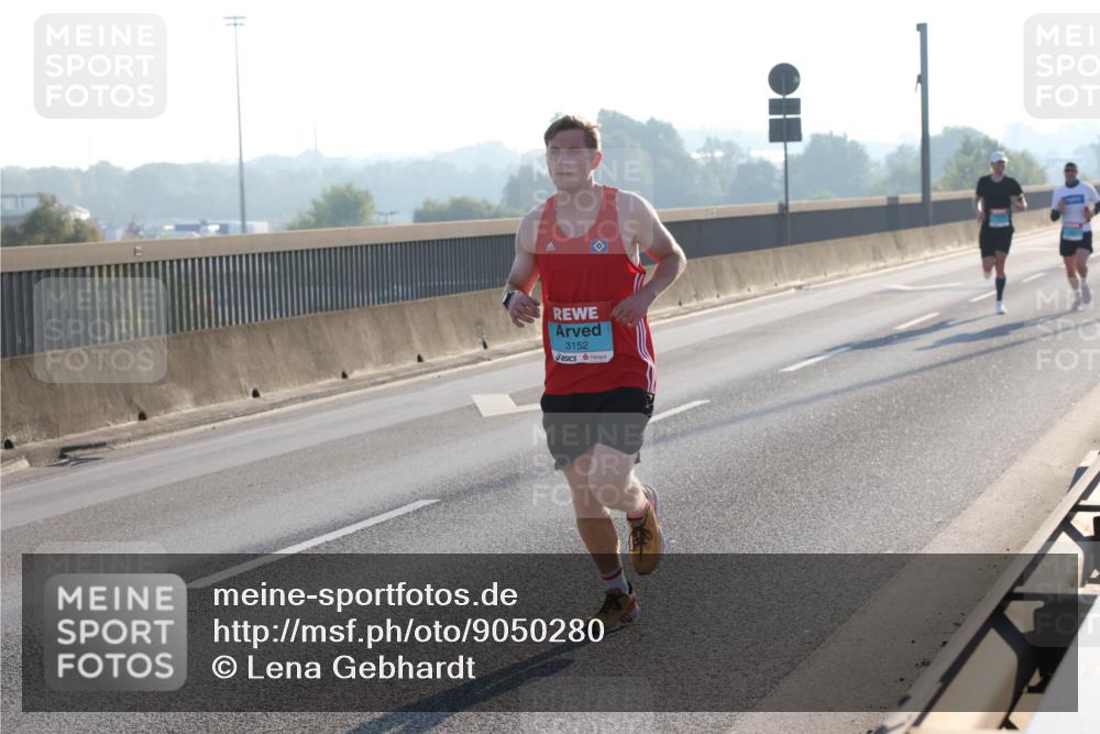 03.10.2025 - Köhlbrandbrückenlauf Lena Gebhardt http://msf.ph/oto/9050280 03.10.2025 09:13:43 Position 1 3152 meine-sportfotos.de