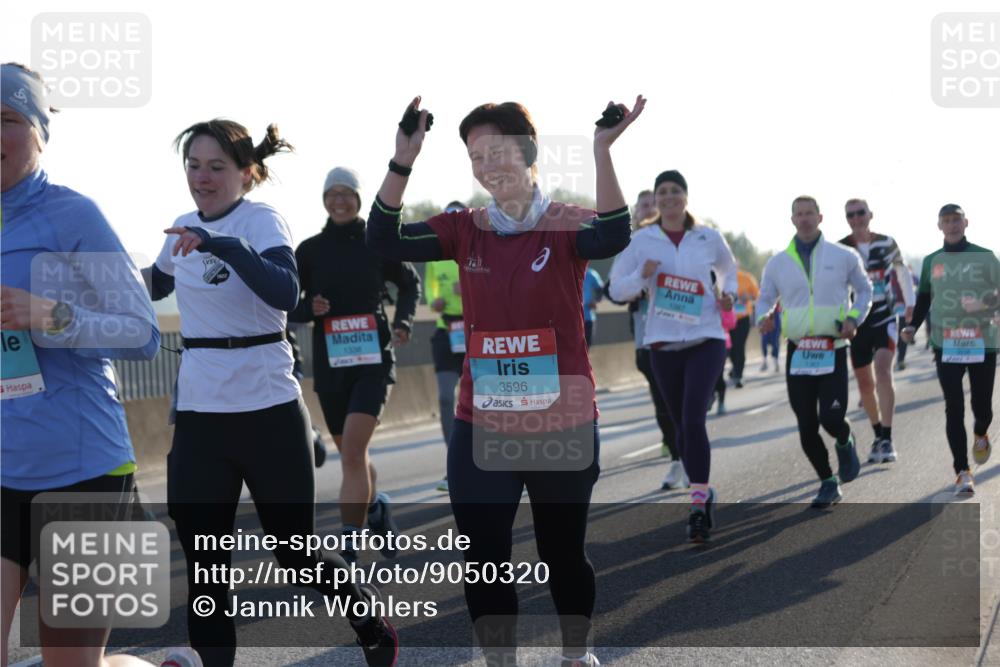 03.10.2025 - Köhlbrandbrückenlauf Jannik Wohlers http://msf.ph/oto/9050320 03.10.2025 09:18:44 Position 3 1338, 3596, 1367 meine-sportfotos.de