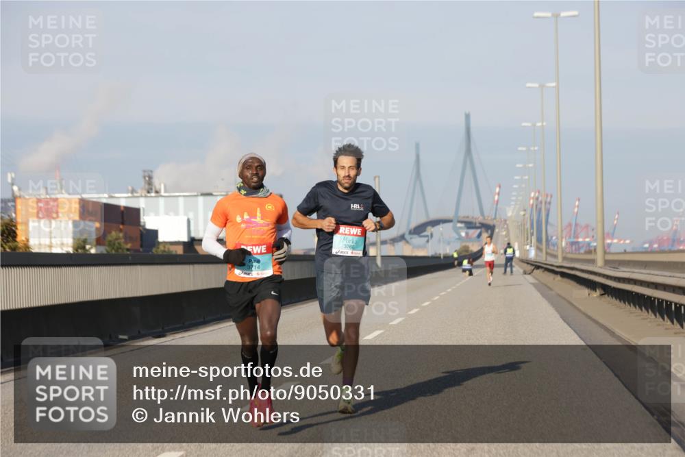 03.10.2025 - Köhlbrandbrückenlauf Jannik Wohlers http://msf.ph/oto/9050331 03.10.2025 09:35:54 Position 3 3714, 3760 meine-sportfotos.de