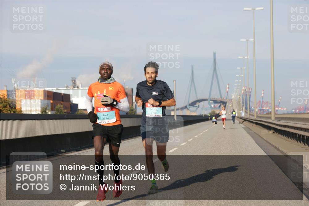 03.10.2025 - Köhlbrandbrückenlauf Jannik Wohlers http://msf.ph/oto/9050365 03.10.2025 09:35:54 Position 3 3714, 3760 meine-sportfotos.de