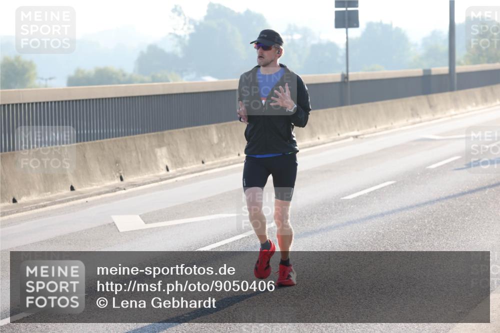 03.10.2025 - Köhlbrandbrückenlauf Lena Gebhardt http://msf.ph/oto/9050406 03.10.2025 09:14:04 Position 1  meine-sportfotos.de
