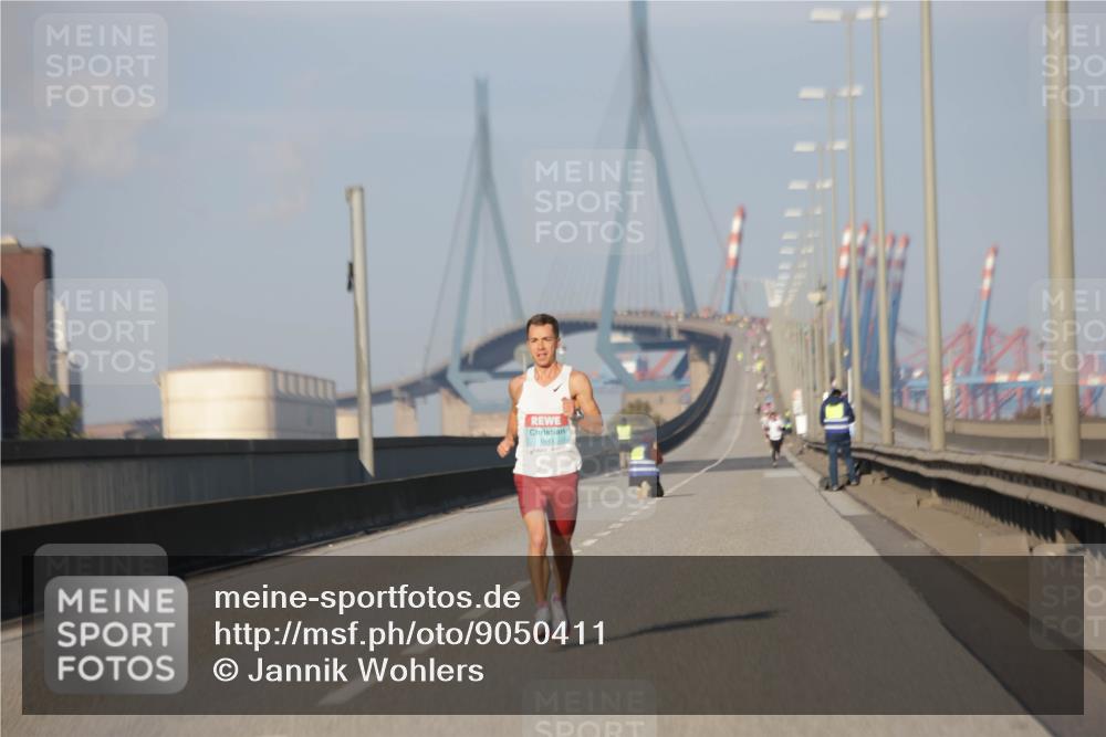 03.10.2025 - Köhlbrandbrückenlauf Jannik Wohlers http://msf.ph/oto/9050411 03.10.2025 09:36:02 Position 3 1013 meine-sportfotos.de