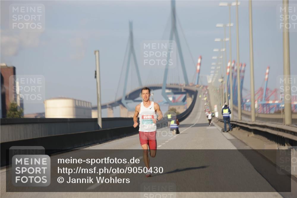 03.10.2025 - Köhlbrandbrückenlauf Jannik Wohlers http://msf.ph/oto/9050430 03.10.2025 09:36:02 Position 3 1013 meine-sportfotos.de