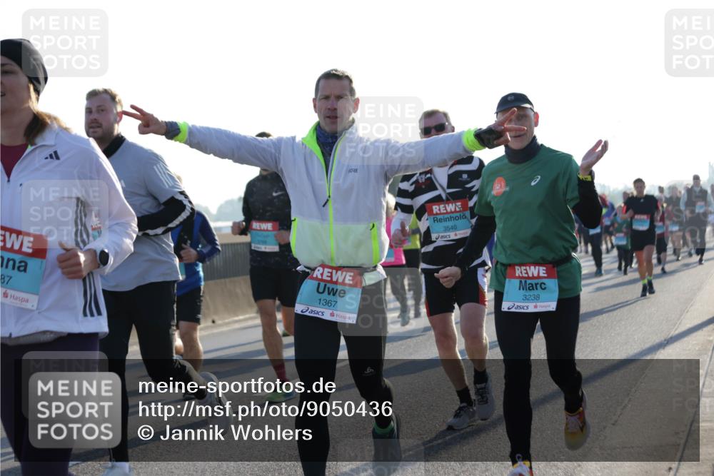 03.10.2025 - Köhlbrandbrückenlauf Jannik Wohlers http://msf.ph/oto/9050436 03.10.2025 09:18:46 Position 3 87, 1367, 6, 3540, 3238 meine-sportfotos.de