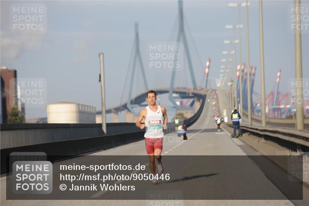 03.10.2025 - Köhlbrandbrückenlauf Jannik Wohlers http://msf.ph/oto/9050446 03.10.2025 09:36:02 Position 3 1013 meine-sportfotos.de