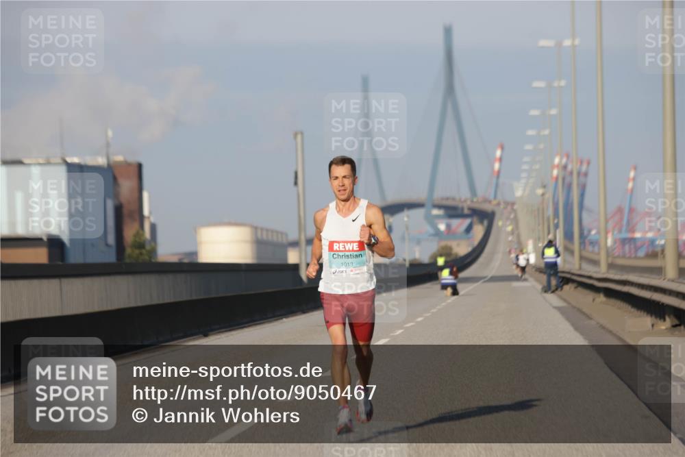 03.10.2025 - Köhlbrandbrückenlauf Jannik Wohlers http://msf.ph/oto/9050467 03.10.2025 09:36:04 Position 3 1013 meine-sportfotos.de