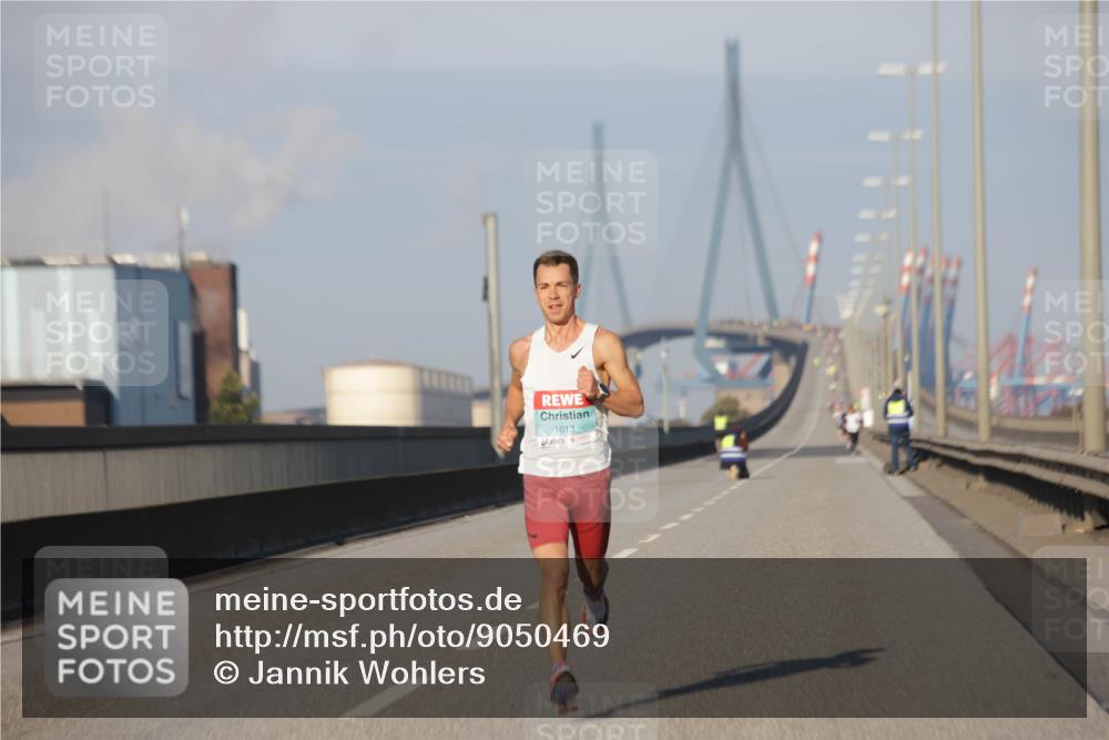 03.10.2025 - Köhlbrandbrückenlauf Jannik Wohlers http://msf.ph/oto/9050469 03.10.2025 09:36:04 Position 3 1013 meine-sportfotos.de