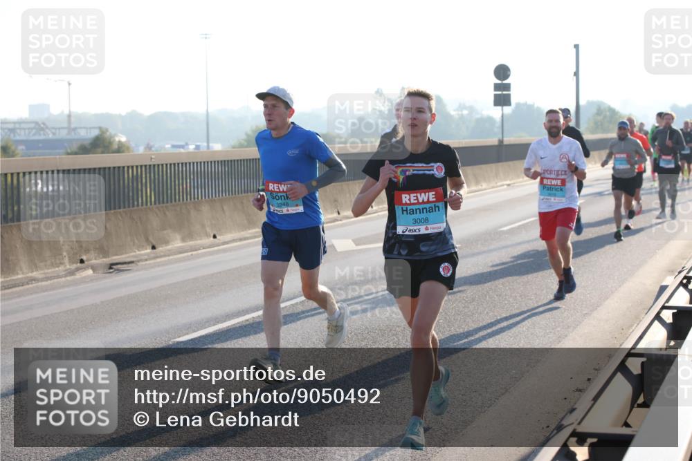 03.10.2025 - Köhlbrandbrückenlauf Lena Gebhardt http://msf.ph/oto/9050492 03.10.2025 09:14:17 Position 1 3248, 3008 meine-sportfotos.de