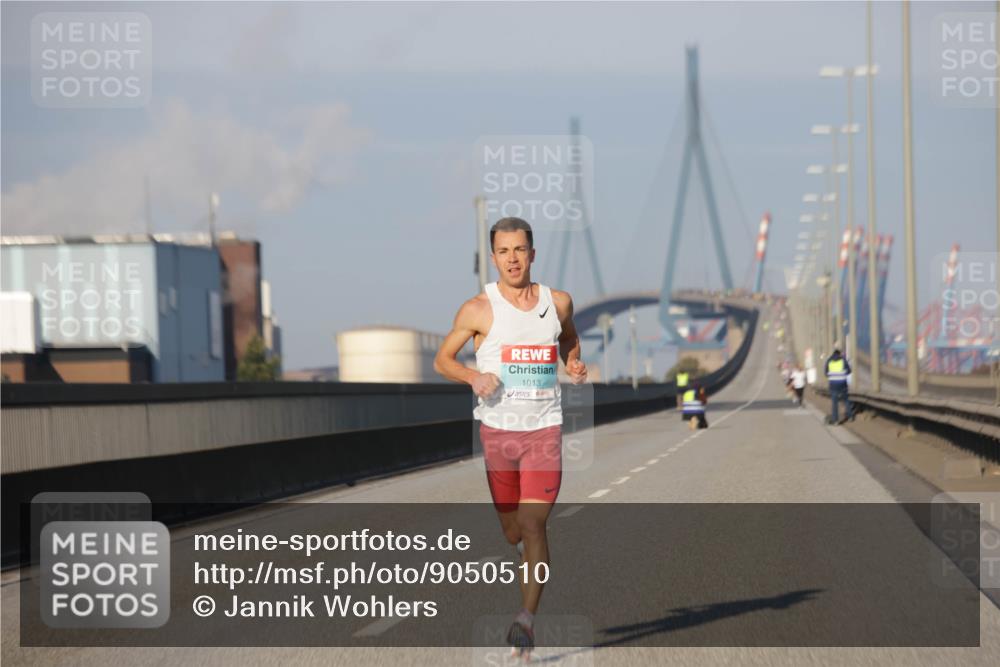 03.10.2025 - Köhlbrandbrückenlauf Jannik Wohlers http://msf.ph/oto/9050510 03.10.2025 09:36:05 Position 3 1013 meine-sportfotos.de