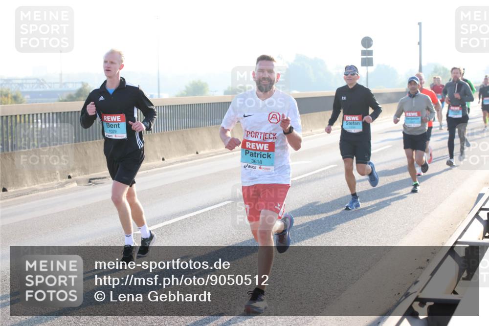03.10.2025 - Köhlbrandbrückenlauf Lena Gebhardt http://msf.ph/oto/9050512 03.10.2025 09:14:19 Position 1 1029, 3618, 1034 meine-sportfotos.de