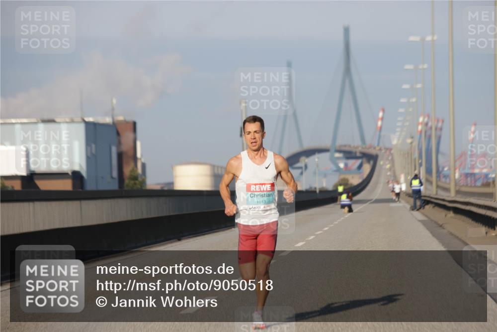 03.10.2025 - Köhlbrandbrückenlauf Jannik Wohlers http://msf.ph/oto/9050518 03.10.2025 09:36:05 Position 3 1013 meine-sportfotos.de