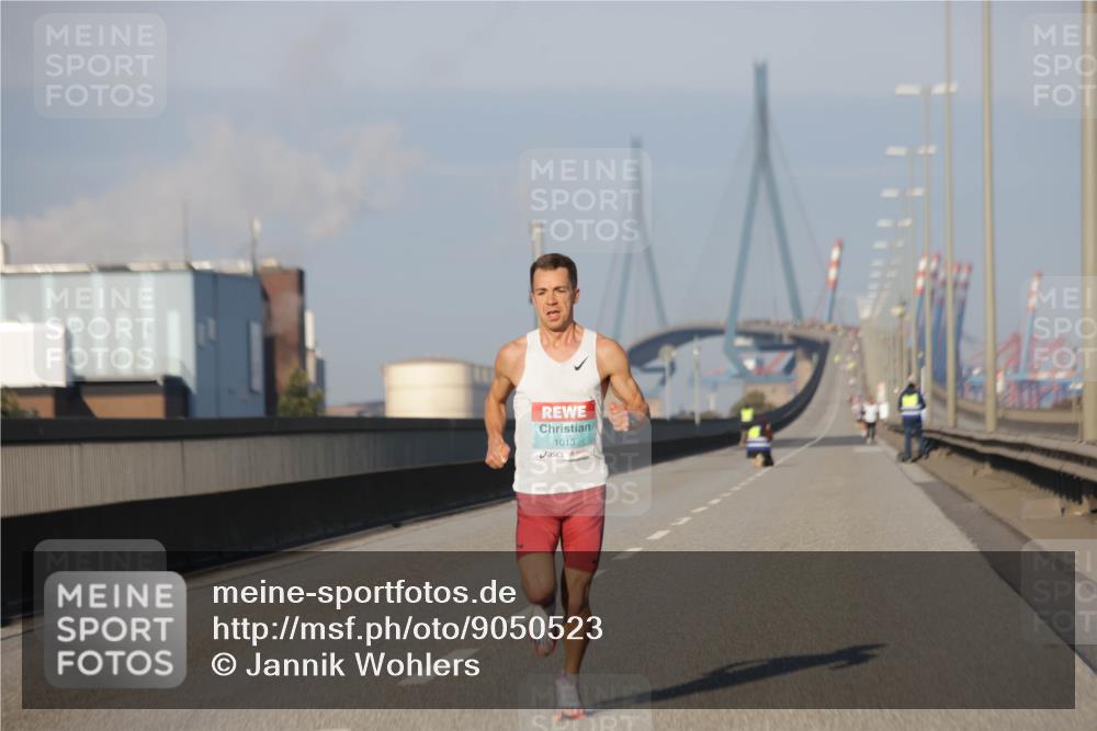 03.10.2025 - Köhlbrandbrückenlauf Jannik Wohlers http://msf.ph/oto/9050523 03.10.2025 09:36:05 Position 3 1013 meine-sportfotos.de