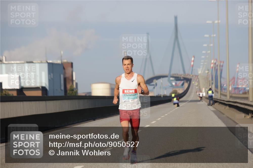 03.10.2025 - Köhlbrandbrückenlauf Jannik Wohlers http://msf.ph/oto/9050527 03.10.2025 09:36:05 Position 3 1013 meine-sportfotos.de