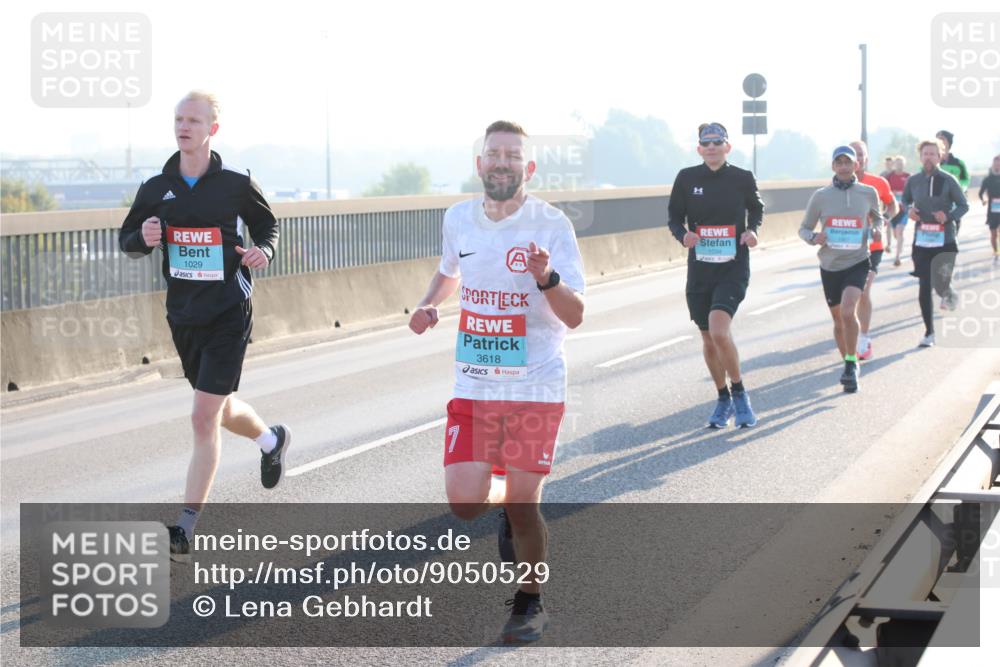 03.10.2025 - Köhlbrandbrückenlauf Lena Gebhardt http://msf.ph/oto/9050529 03.10.2025 09:14:19 Position 1 1029, 3618, 7, 1034 meine-sportfotos.de