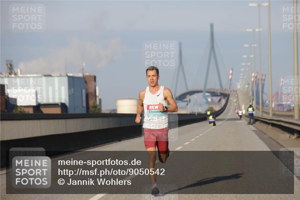 03.10.2025 - Köhlbrandbrückenlauf Jannik Wohlers http://msf.ph/oto/9050542 03.10.2025 09:36:05 Position 3 1013 meine-sportfotos.de